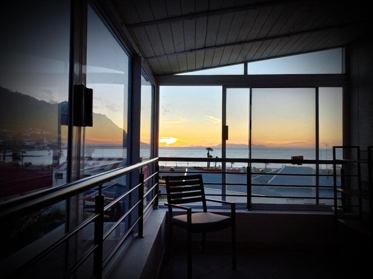 Bay-Side Apartment, Gordon'S Bay Екстер'єр фото