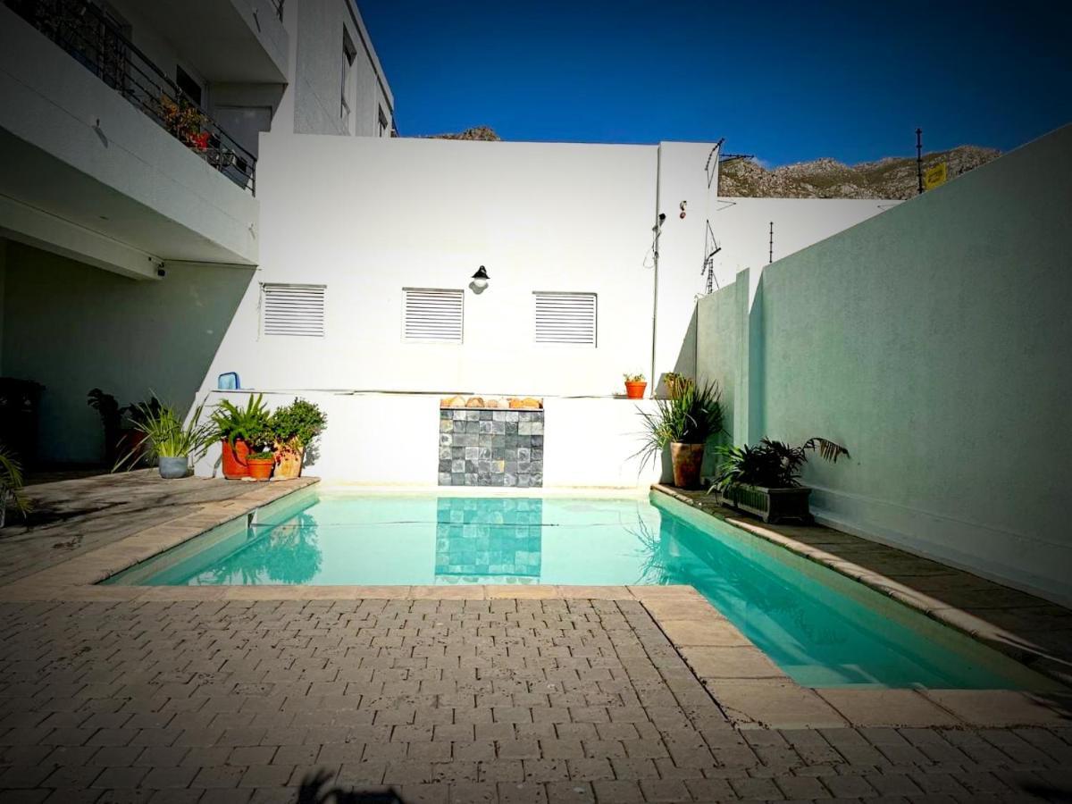 Bay-Side Apartment, Gordon'S Bay Екстер'єр фото
