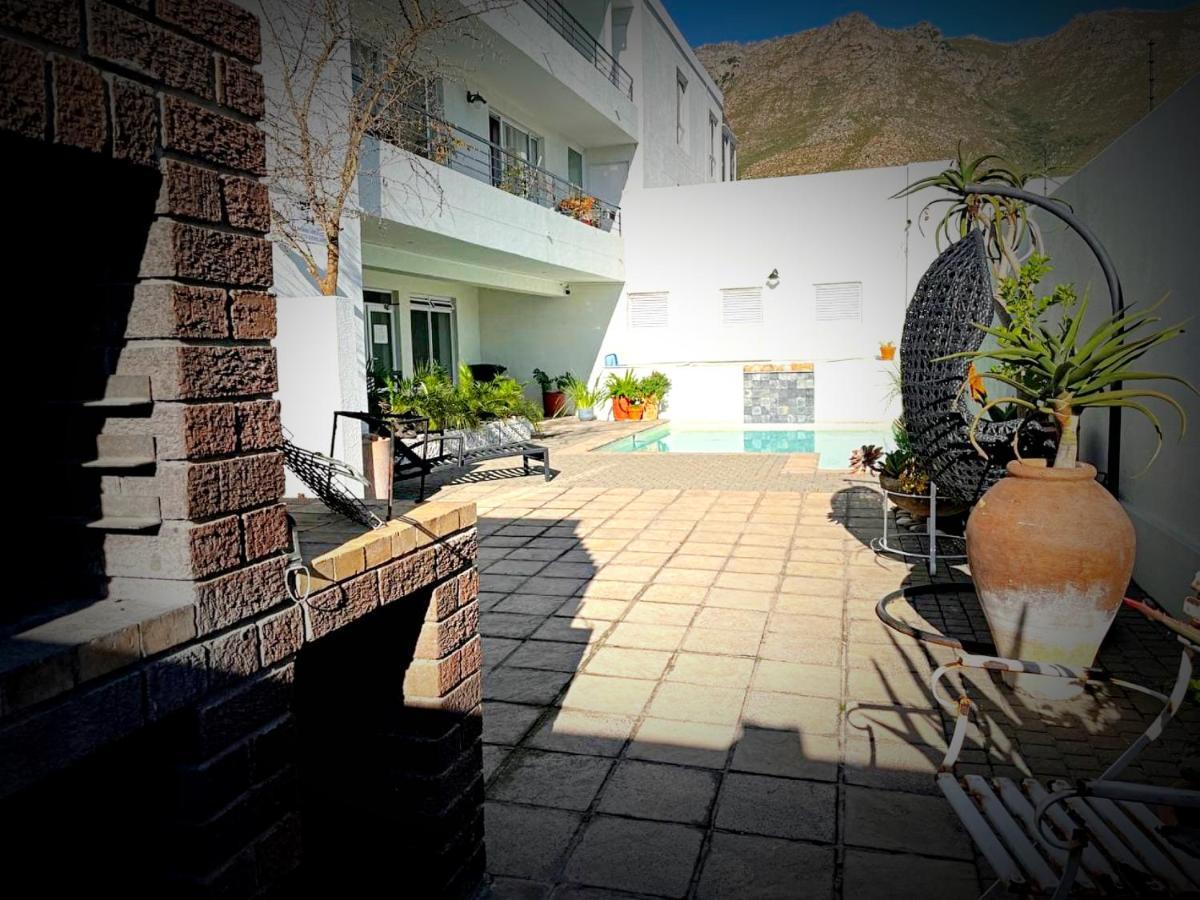 Bay-Side Apartment, Gordon'S Bay Екстер'єр фото