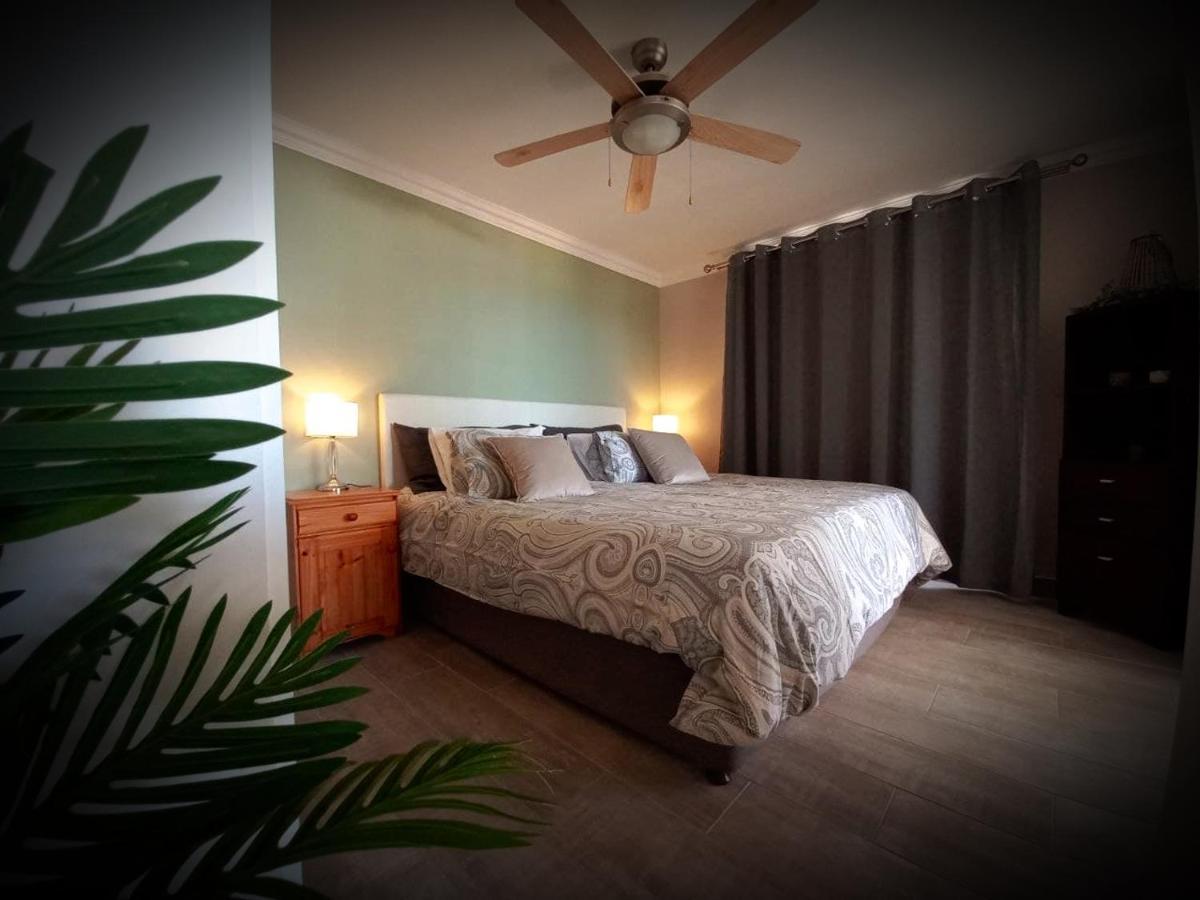 Bay-Side Apartment, Gordon'S Bay Екстер'єр фото
