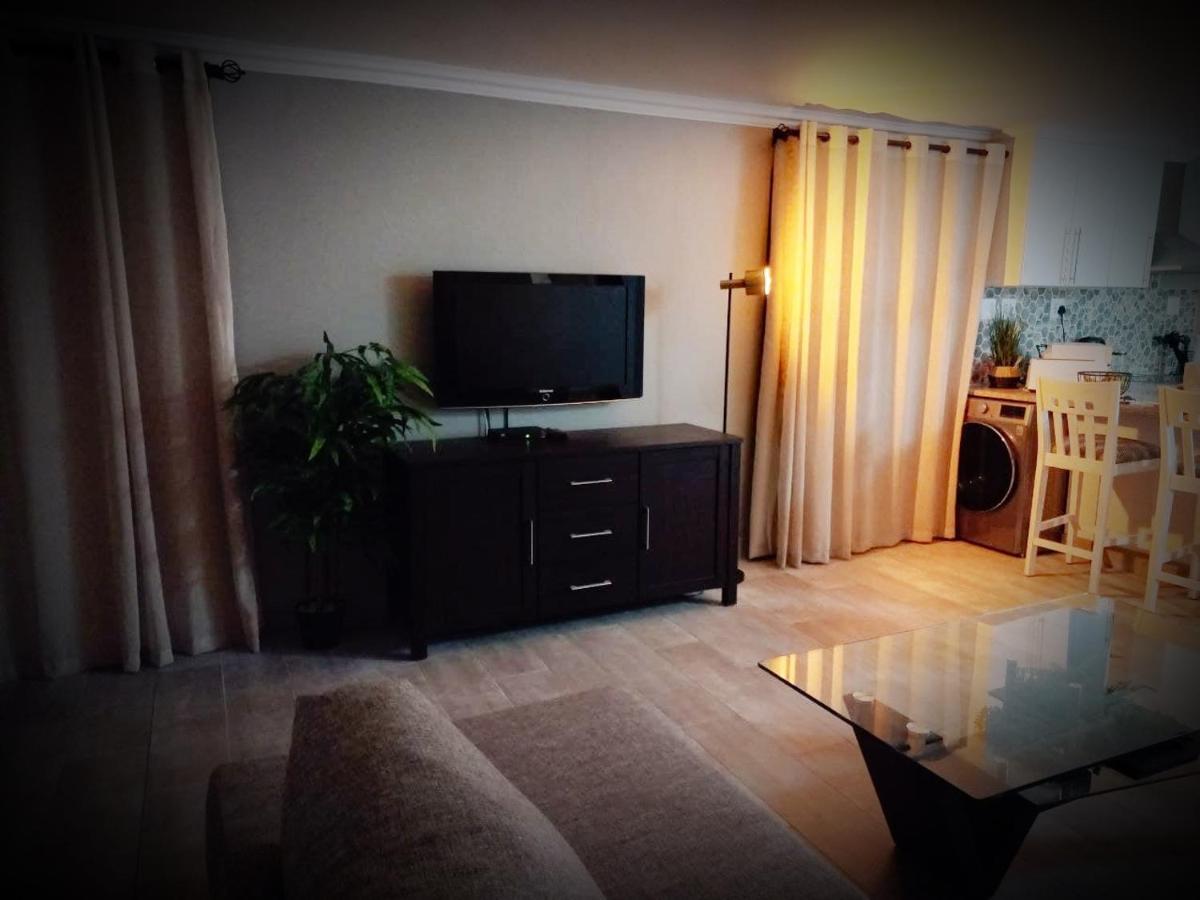 Bay-Side Apartment, Gordon'S Bay Екстер'єр фото