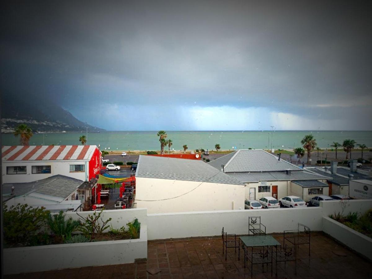 Bay-Side Apartment, Gordon'S Bay Екстер'єр фото